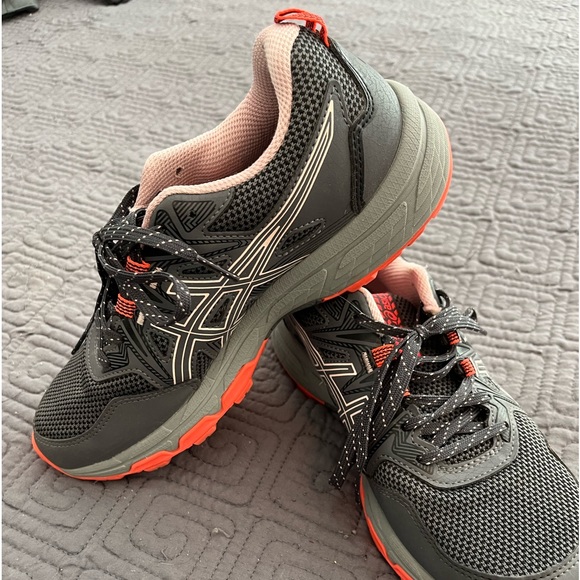 ASICS women’s shoes Size 7 - Picture 2 of 5